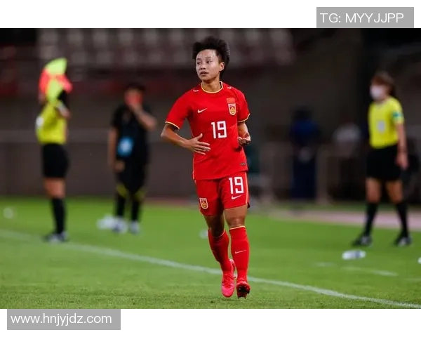 张琳艳在足球比赛中的精彩表现直播回顾与分析 张琳艳在足球比赛中的精彩表现直播回顾与分析