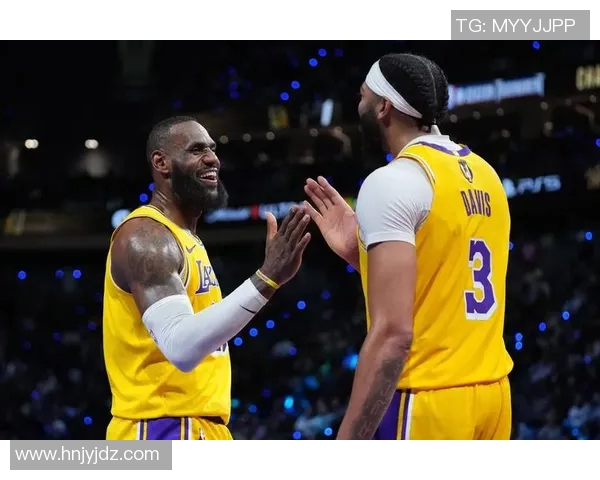 詹姆斯40107！湖人加时险胜勇士锁定季后赛