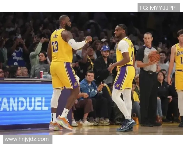 詹姆斯父子共赴NBA梦想时刻布朗尼正式宣布参加选秀 詹姆斯父子共赴NBA梦想时刻布朗尼正式宣布参加选秀