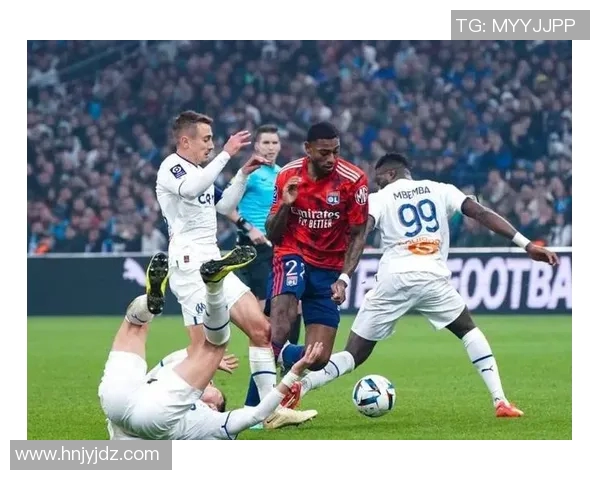 巴塞罗那与里昂下半场精彩对决分析与战术解读 巴塞罗那与里昂下半场精彩对决分析与战术解读