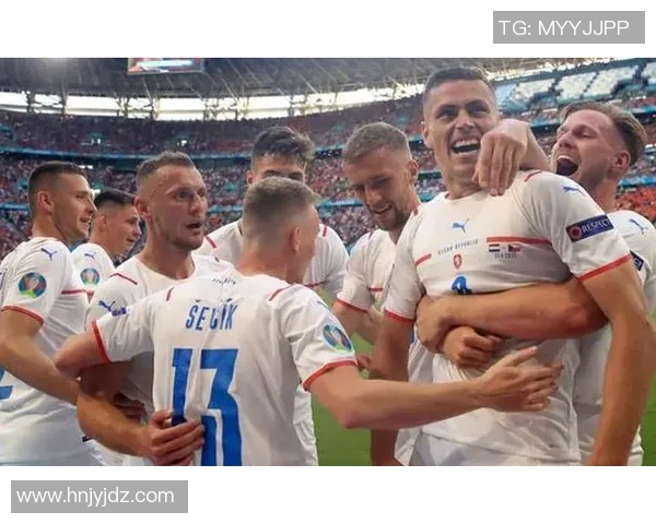 波兰与捷克热身赛精彩对决展现足球魅力与团队精神 波兰与捷克热身赛精彩对决展现足球魅力与团队精神