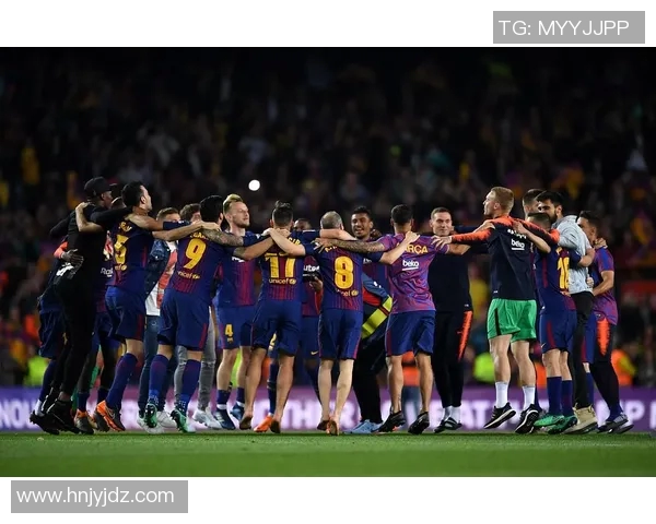 西甲联赛迎来新一轮热门对决，巴萨与皇马同场竞技！