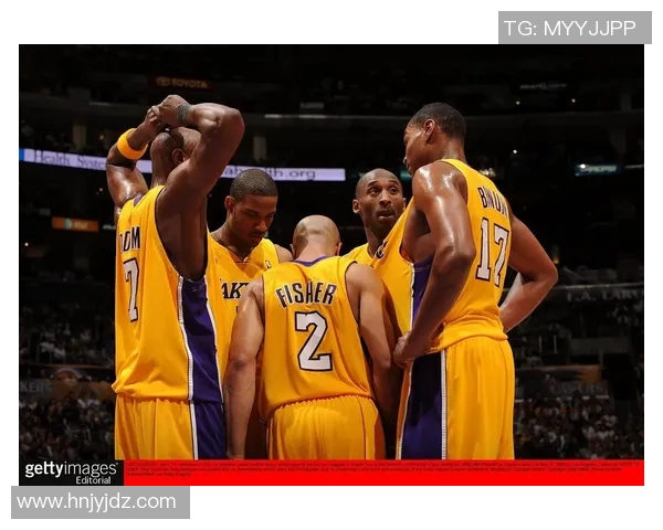 湖人火箭激战水主场球迷热情点燃比赛氛围