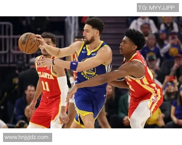 老鹰与勇士激战正酣比分悬念迭起引发球迷热议