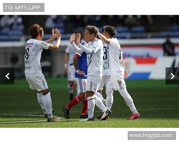 广岛三箭对决黑胜利争夺赛季巅峰荣耀的激烈较量